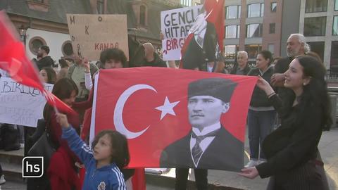 Demonstration von Imamoglu-Unterstützern in Frankfurt