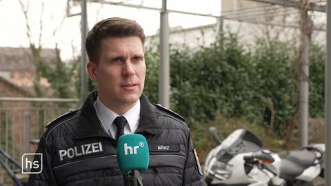 Polizist im Interview