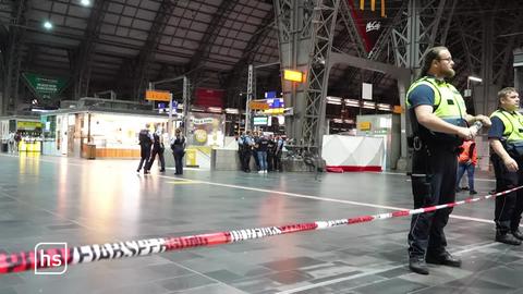 Von der Polizei abgesperrter Bereich am Frankfurter Hauptbahnhof