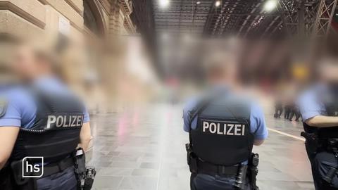 Polizisten am Tatort