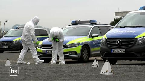 Polizei untersucht einen Tatort