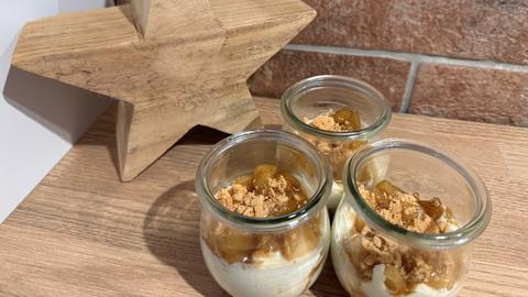 Bratapfel-Dessert im Glas