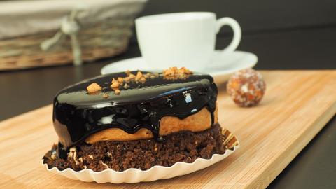 Schokoladen-Erdnuss-Kuchen 