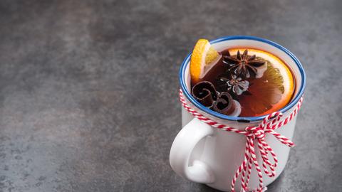 Eine Tasse Glühwein