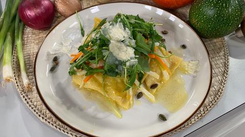 Hokkaido-Kürbis-Maultaschen mit Gemüse-Julienne