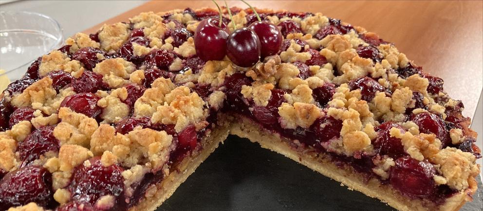 Rezept: Walnuss-Kirschkuchen mit Knusperstreuseln | hr-fernsehen.de ...