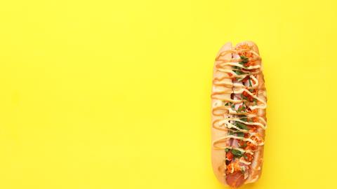 Hotdog mit Soße