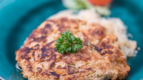 Kaspressknödel auf Bierkraut