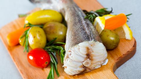 Räucheraal und Kabeljaurückenfilet mit Kartoffelschaum