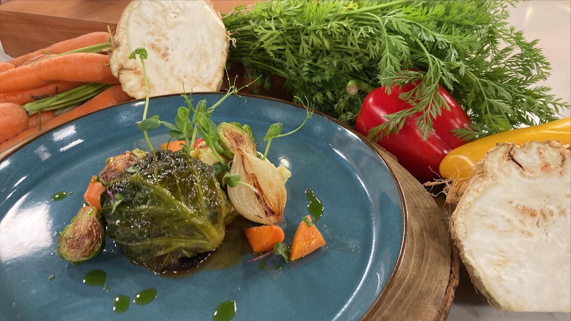 Rezept: Kohlroulade mit cremigem Püree und Perlzwiebeln | hr-fernsehen ...