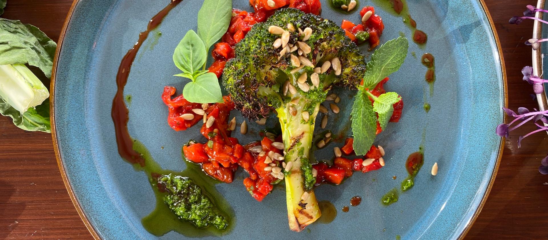 Rezept: Broccoli und Paprika vom Grill mit Estragon, Sonnenblumenkernen ...