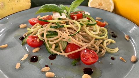 Zucchini - Gurken - Spaghetti - Salat