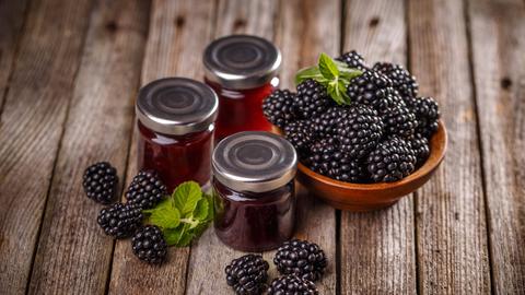 Brombeer-/Brombeer-Apfel-Nuss-Aufstrich