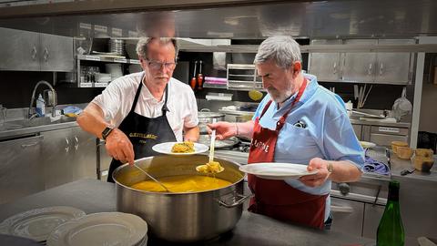 Kochen für Freunde im Traditionsclub Gaztelubide.