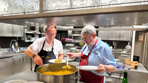 Kochen für Freunde im Traditionsclub Gaztelubide.