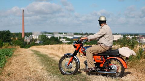 Der erste Portugiese soll Anfang der 1960er Jahre mit dem Moped in Groß-Umstadt gestrandet sein, nachdem er fast ohne Gepäck aus Portugal aufgebrochen und tagelang unterwegs gewesen war – so erzählt man es sich zumindest.